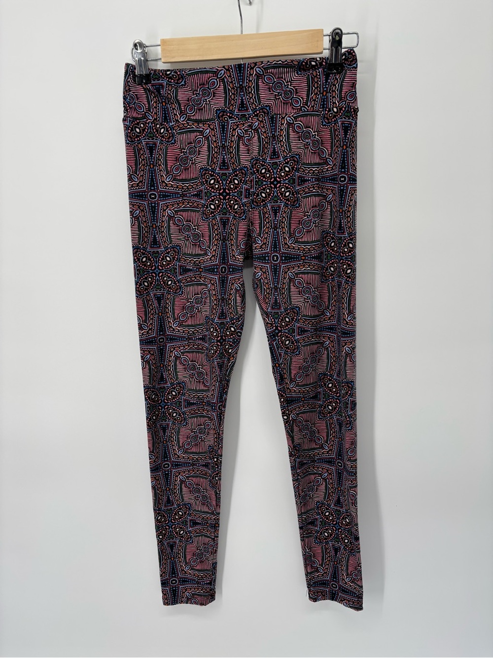 LuLaRoe OS Leggings Geometric Mandala Mosaic Tile Pink Blue Patterned Women - Picture 7 of 9